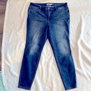 Athleta Sculptek Ultra Skinny Jeans Sz 18